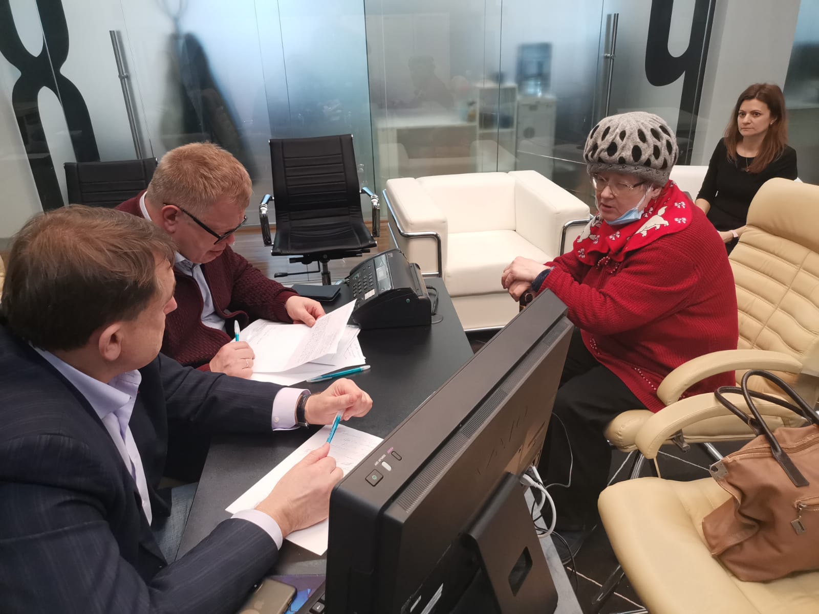 Руководитель фракции КПРФ в Московской областной Думе Александр Наумов провел приём граждан в Ступино