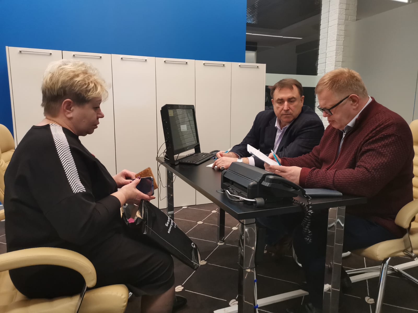Руководитель фракции КПРФ в Московской областной Думе Александр Наумов провел приём граждан в Ступино