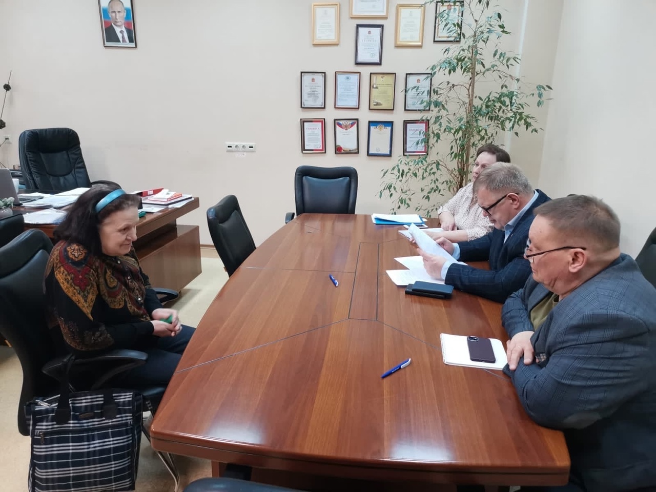 Руководитель фракции КПРФ Александр Наумов провел прием граждан в Домодедове