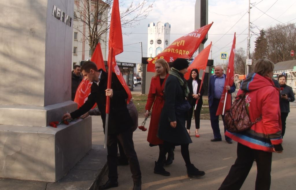 За космические свершения!