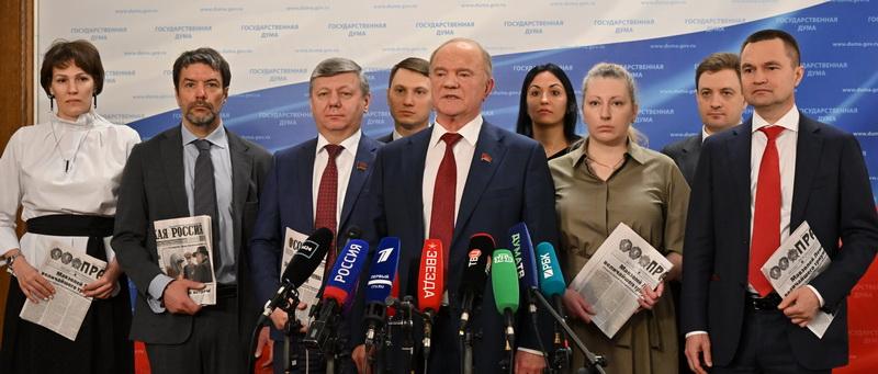 Г.А. Зюганов: Вернуть исторические символы Красной площади в День Победы!