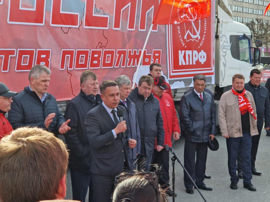 Ульяновская область. В.И. Кашин принял участие в отправке гуманитарного конвоя