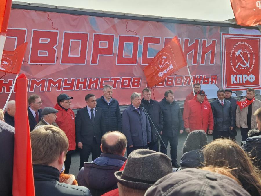 Ульяновская область. В.И. Кашин принял участие в отправке гуманитарного конвоя