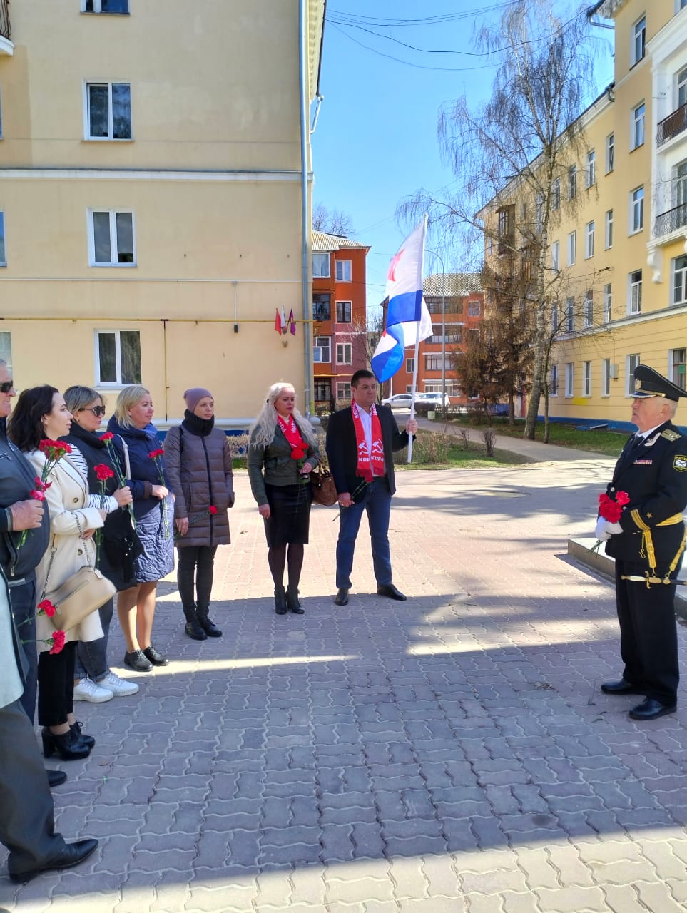 Воскресенские коммунисты почтили память о моряках крейсера «Москва»