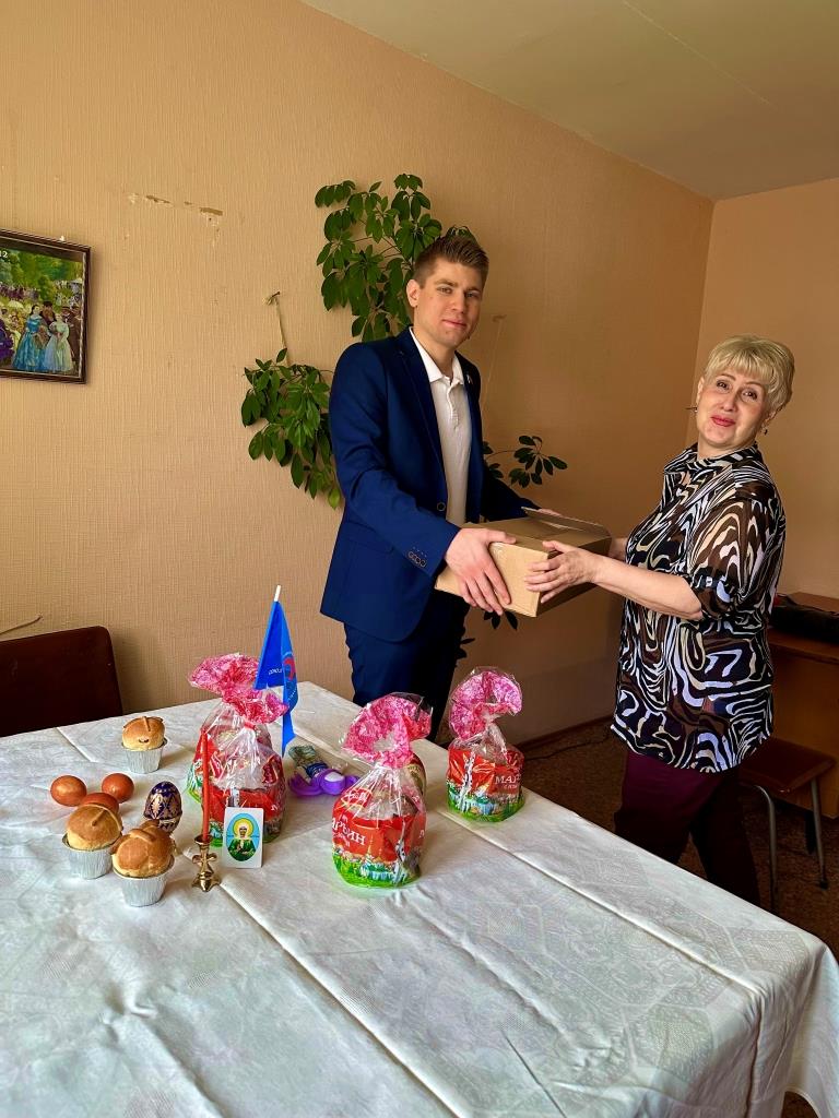 Депутат Городского совета Лобни от КПРФ Даниил Рендаков посетил Совет пенсионеров микрорайона Букино