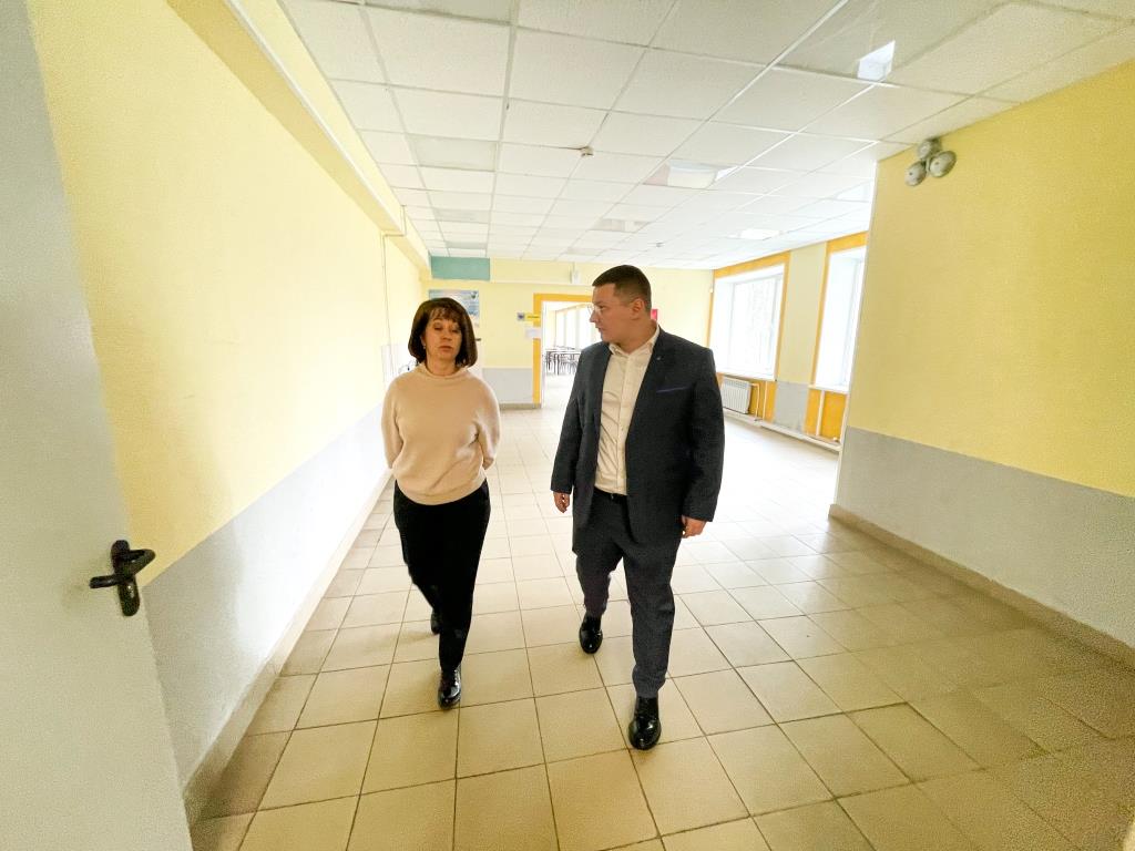 Депутат Мособлдумы Марк Черемисов посетил МБОУ СОШ №24 им. С.А. Красовского ГОЩ