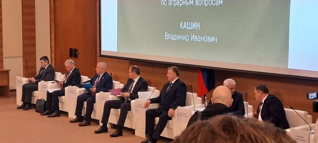 Лобненские коммунисты приняли участие в парламентских слушаниях в Госдуме