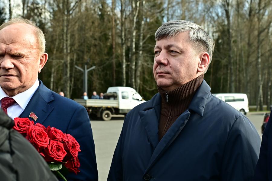 Г.А. Зюганов посетил Мемориальный комплекс Хатынь и Храм-памятник в честь всех святых и в память о жертвах, спасению отечества нашего послуживших