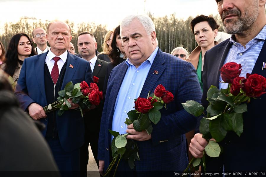 Г.А. Зюганов: Смелее в борьбе за справедливость, дружбу трудового народа и социализм