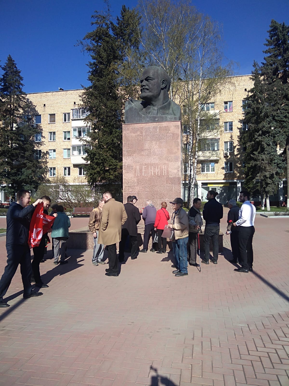 Возложение цветов в Химках