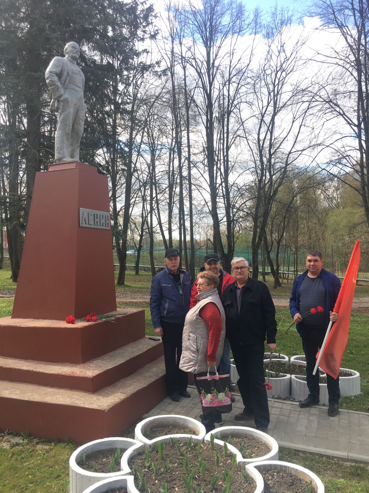 Коммунисты г.о. Чехов почтили память В. И. Ленина