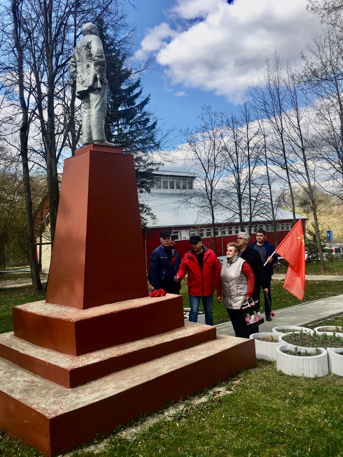 Коммунисты г.о. Чехов почтили память В. И. Ленина