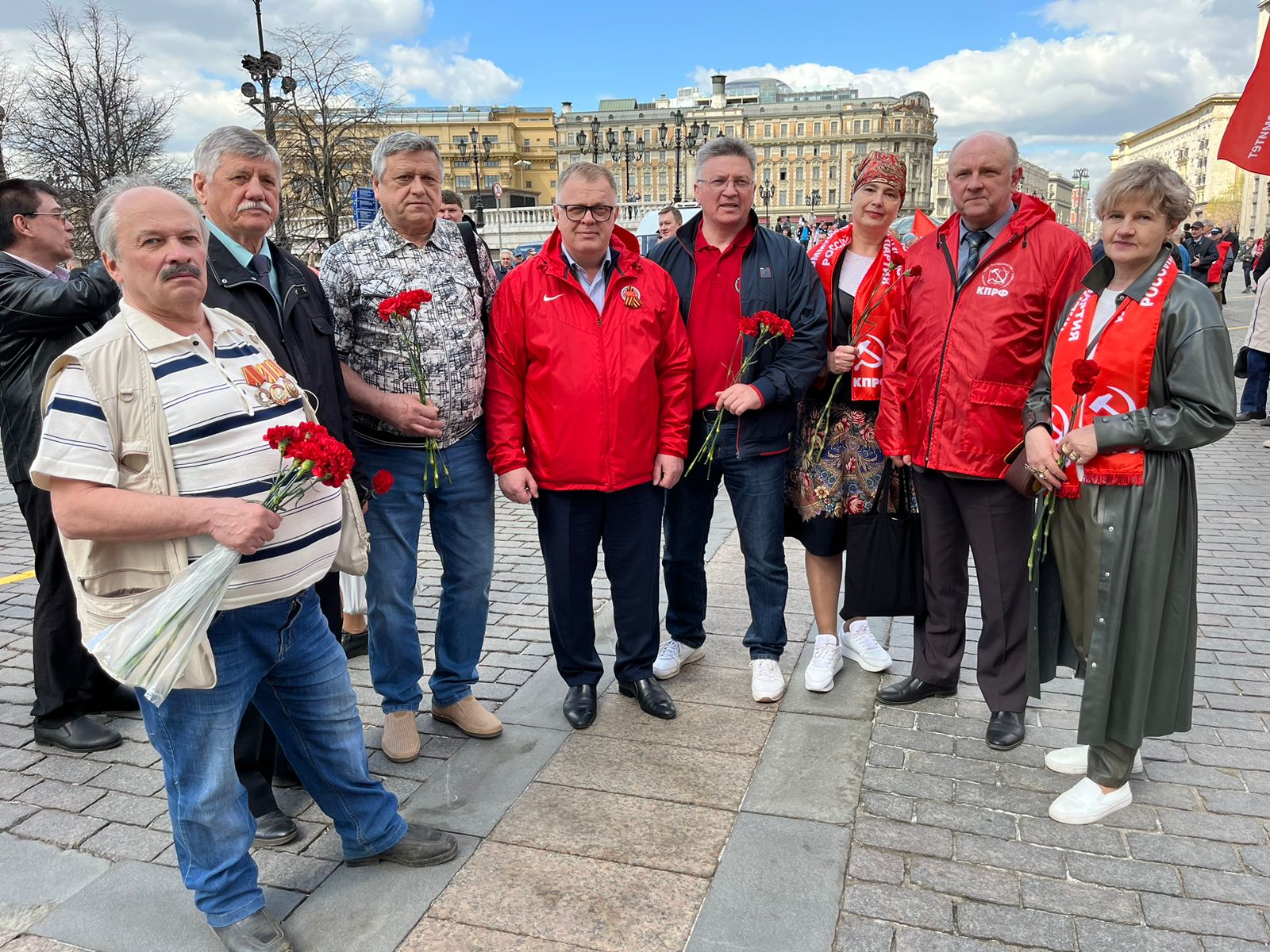 Цветы к Мавзолею Вождя мирового пролетариата