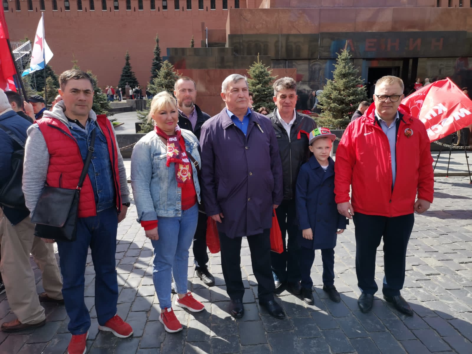 Цветы к Мавзолею Вождя мирового пролетариата