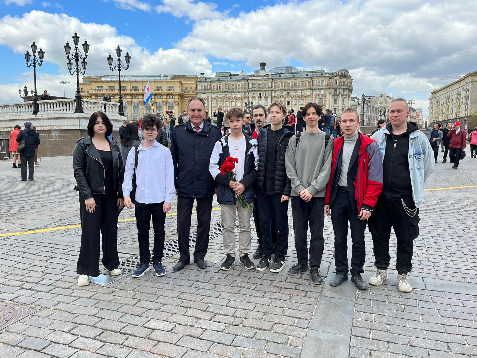 Цветы к Мавзолею Вождя мирового пролетариата