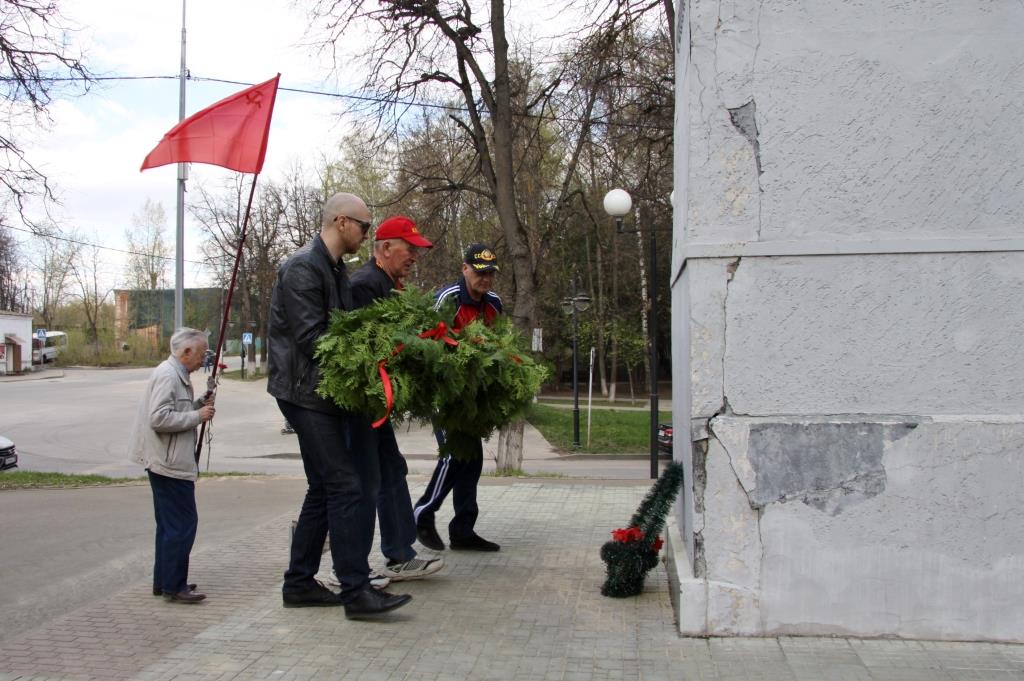 «…вашим, товарищ, сердцем и именем думаем, дышим, боремся и живем!..»