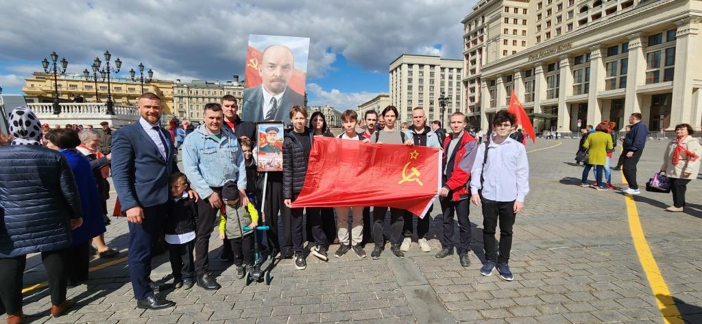 Коммунисты Балашихи приняли участие в памятных мероприятиях в честь 153-ей годовщине со Дня Рождения В.И. Ленина!