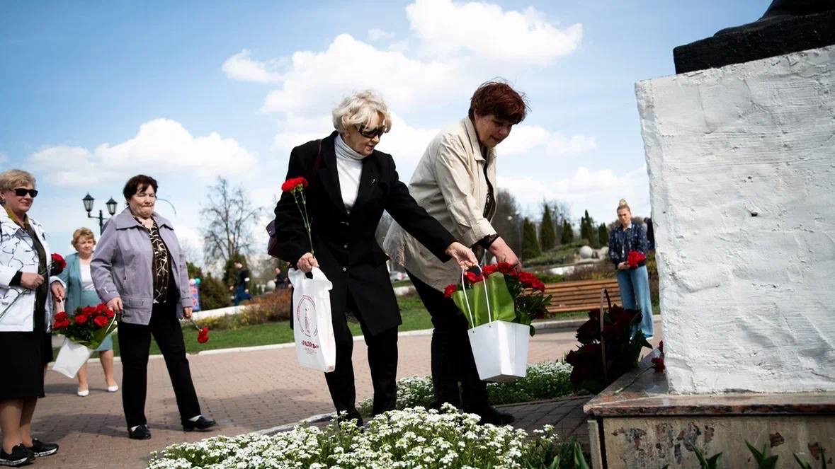 104 года исполнилось Дмитровской комсомольской организации
