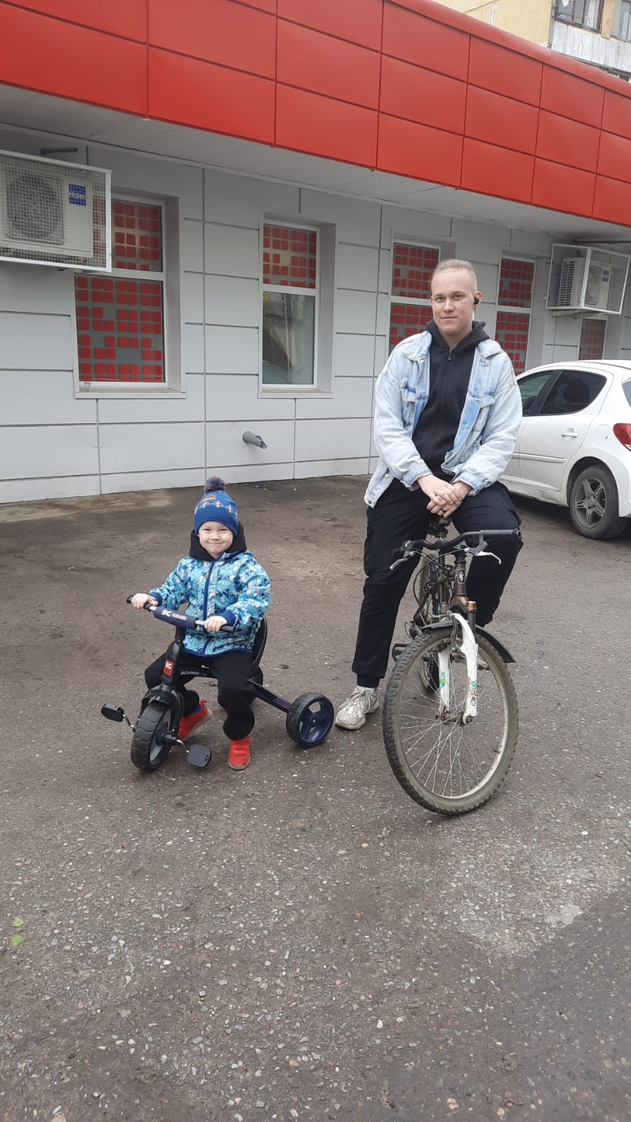 Депутат Мособлдумы Марк Черемисов поддержал первомайский велопробег в Балашихе, который состоялся также в поддержку СВО
