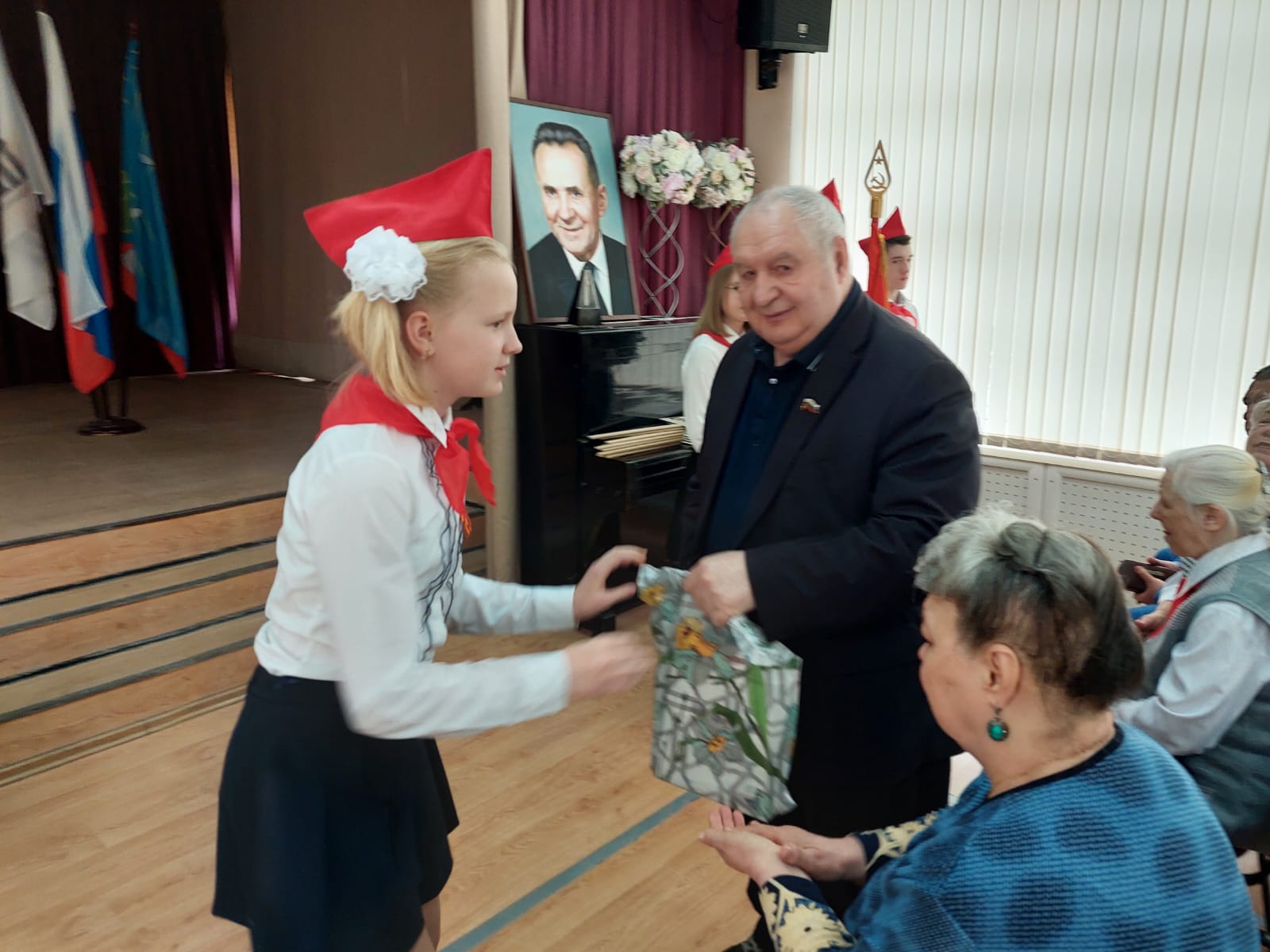 Мы скажем спасибо за то, что победу нам дали!