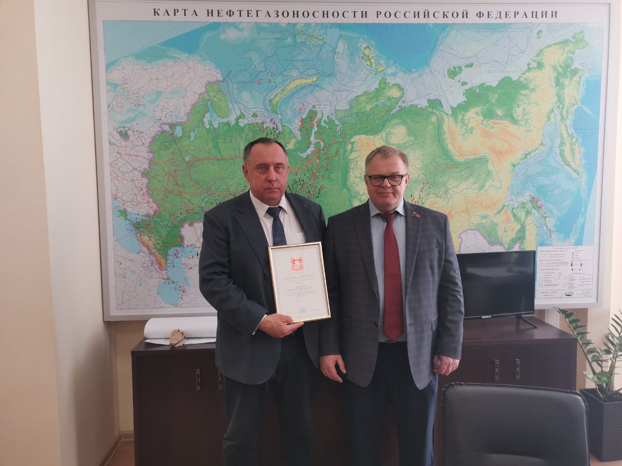 Руководитель фракции КПРФ Александр Наумов: «Уникальные геологические фонды Апрелевского кернохранилища сравнимы с фондами Российской государственной библиотеки»