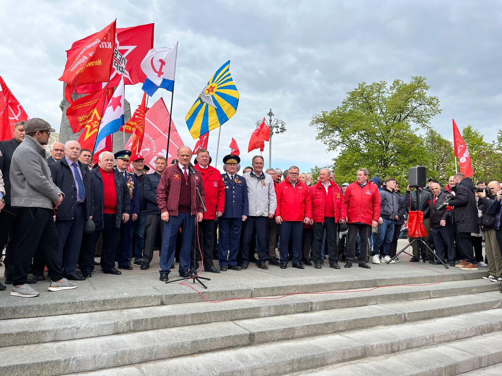 В Москве прошло возложение цветов к Могиле Неизвестного солдата и памятнику Маршалу Г.К. Жукову
