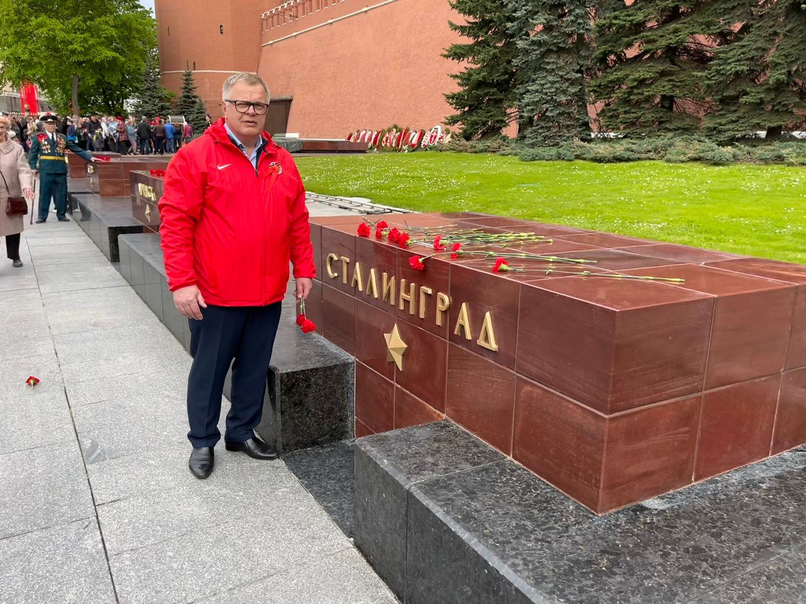 В Москве прошло возложение цветов к Могиле Неизвестного солдата и памятнику Маршалу Г.К. Жукову