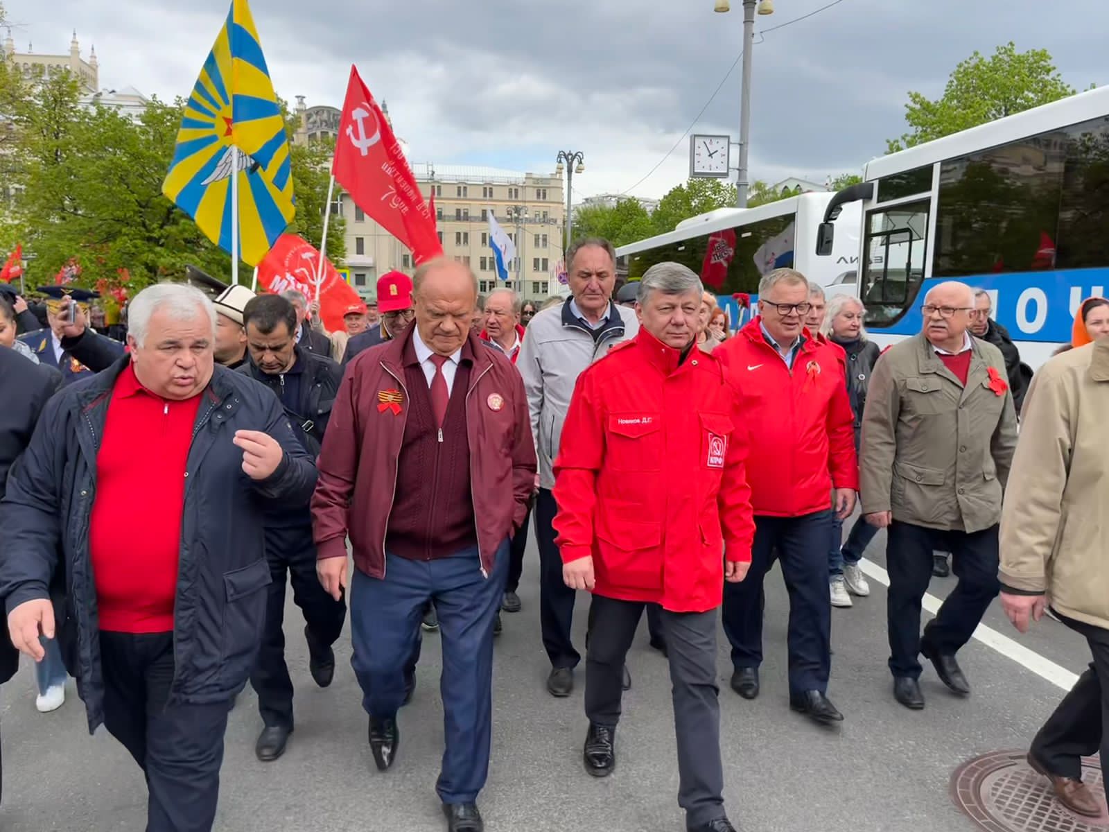 В Москве прошло возложение цветов к Могиле Неизвестного солдата и памятнику Маршалу Г.К. Жукову