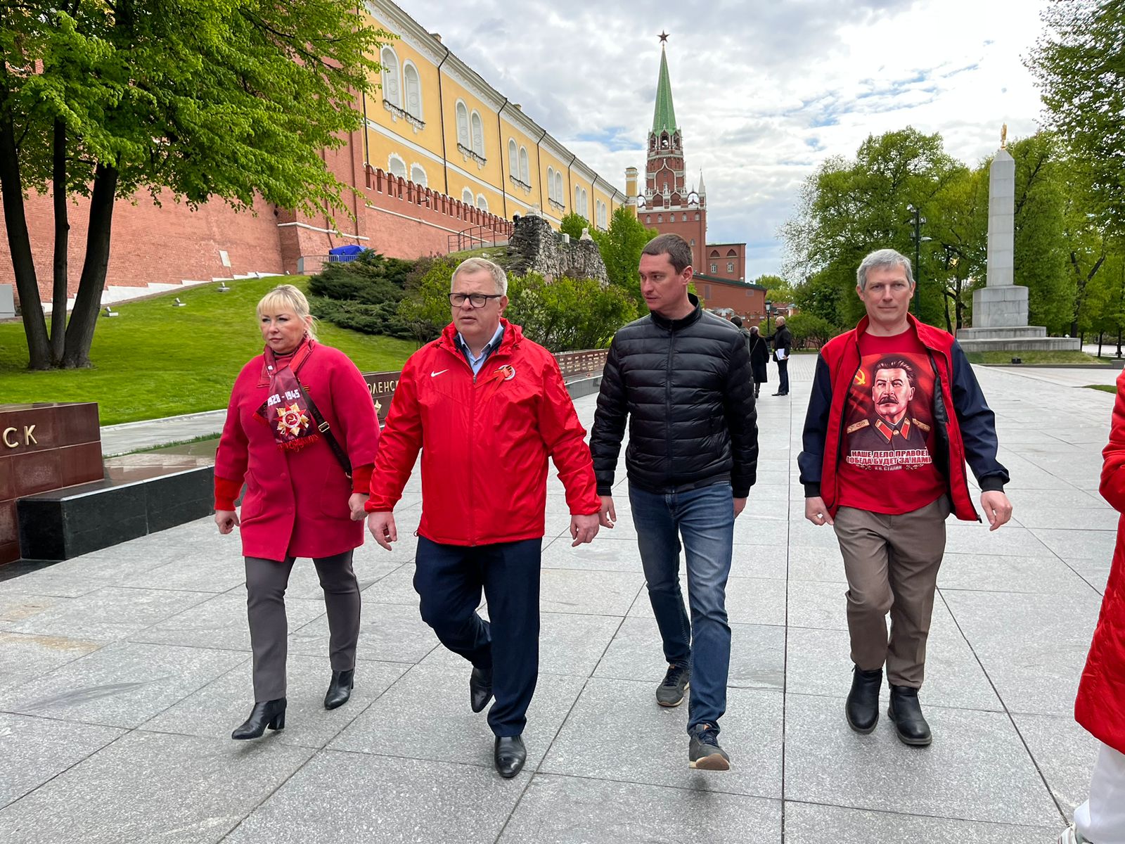 В Москве прошло возложение цветов к Могиле Неизвестного солдата и памятнику Маршалу Г.К. Жукову