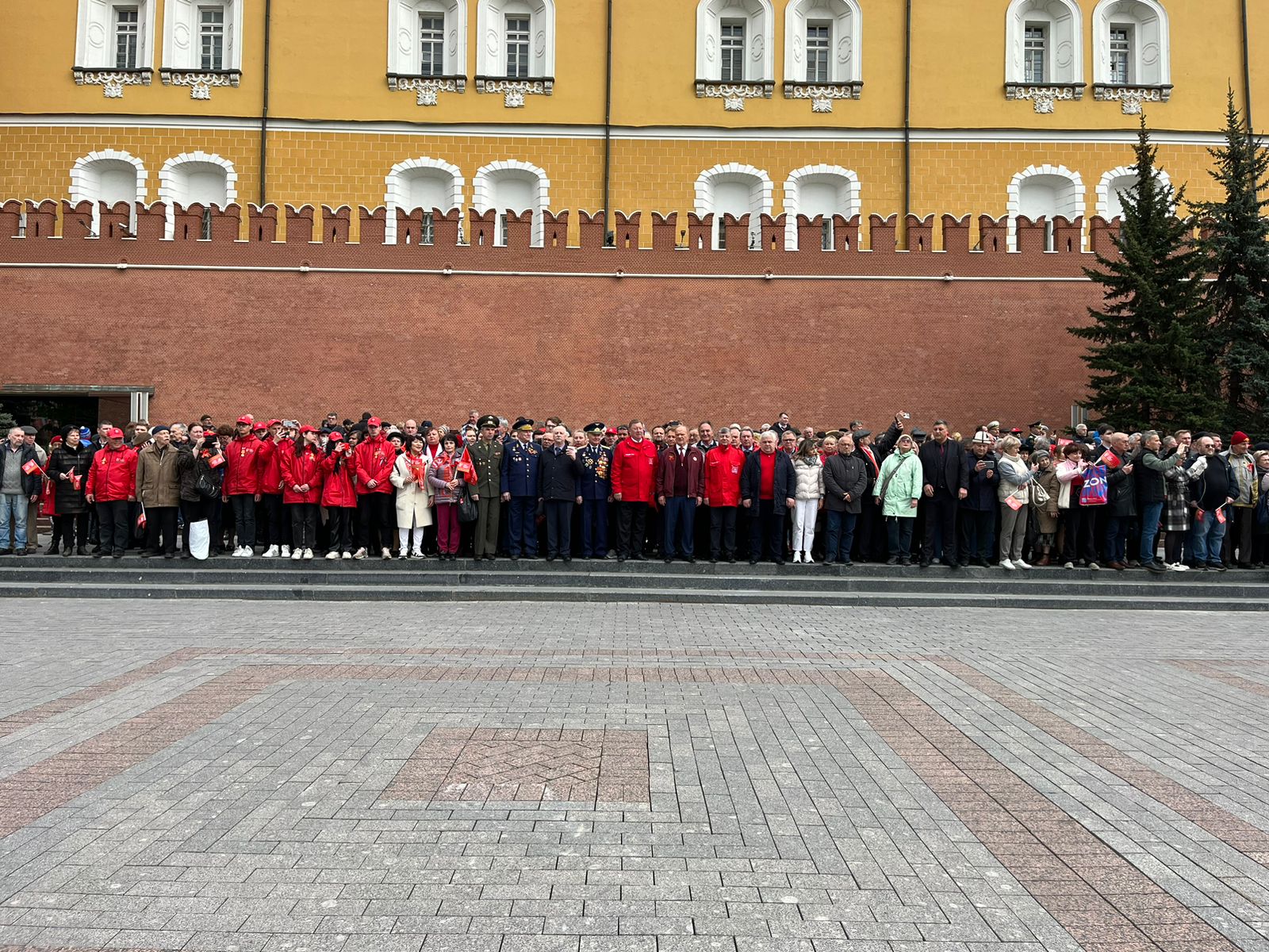 В Москве прошло возложение цветов к Могиле Неизвестного солдата и памятнику Маршалу Г.К. Жукову