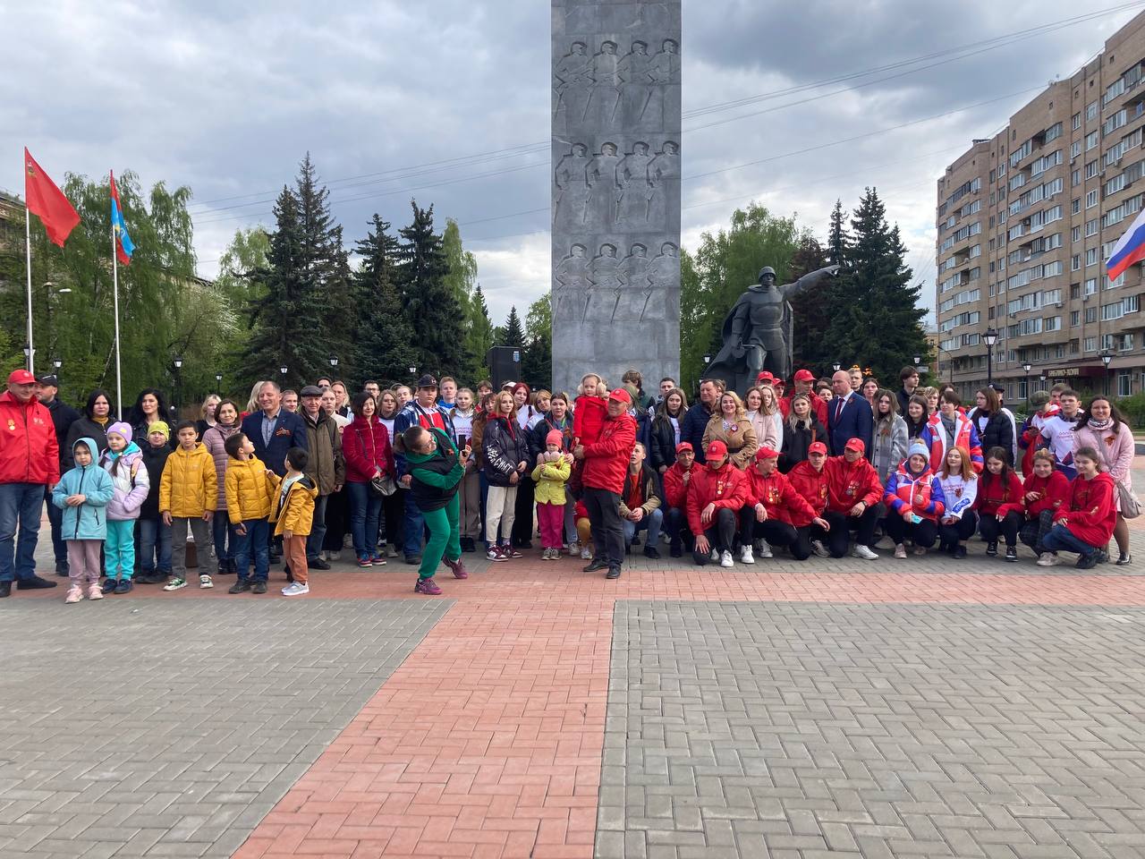 Коммунисты и комсомольцы Балашихи встретили участников автопробега «Наша Великая Родина»