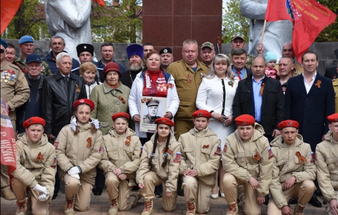 «Нет в России семьи такой, где б не памятен был свой герой!»