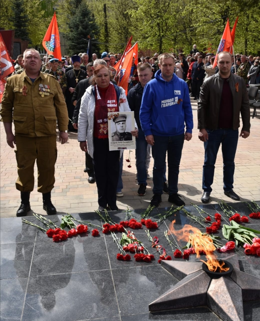 «Нет в России семьи такой, где б не памятен был свой герой!»