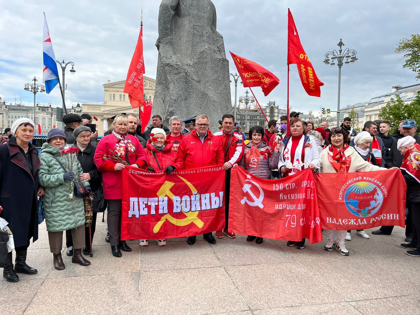 В Москве прошло возложение цветов к Могиле Неизвестного солдата и памятнику Маршалу Г.К. Жукову