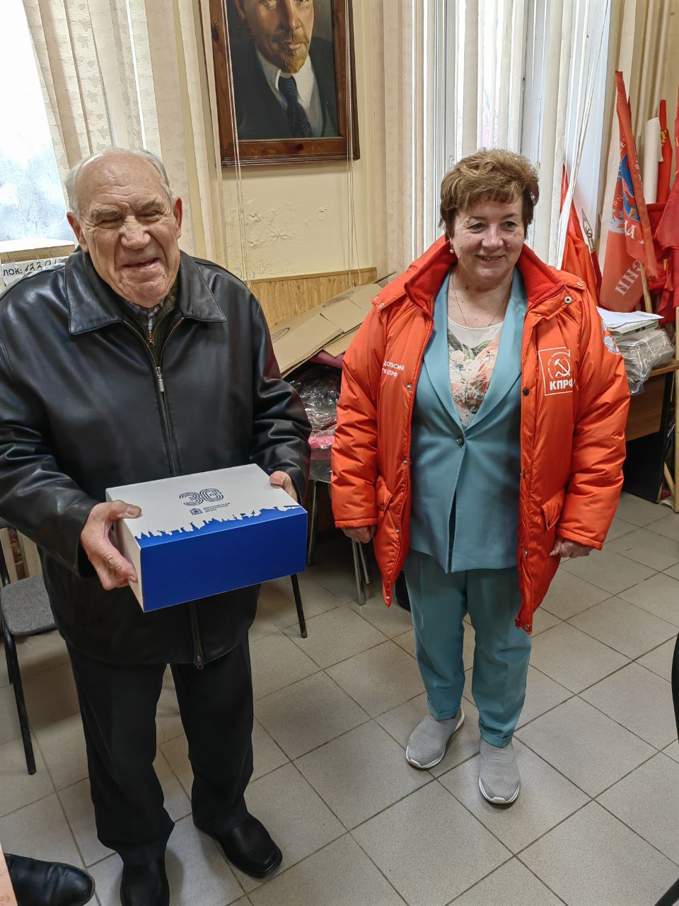 Подольские коммунисты поздравили ветеранов