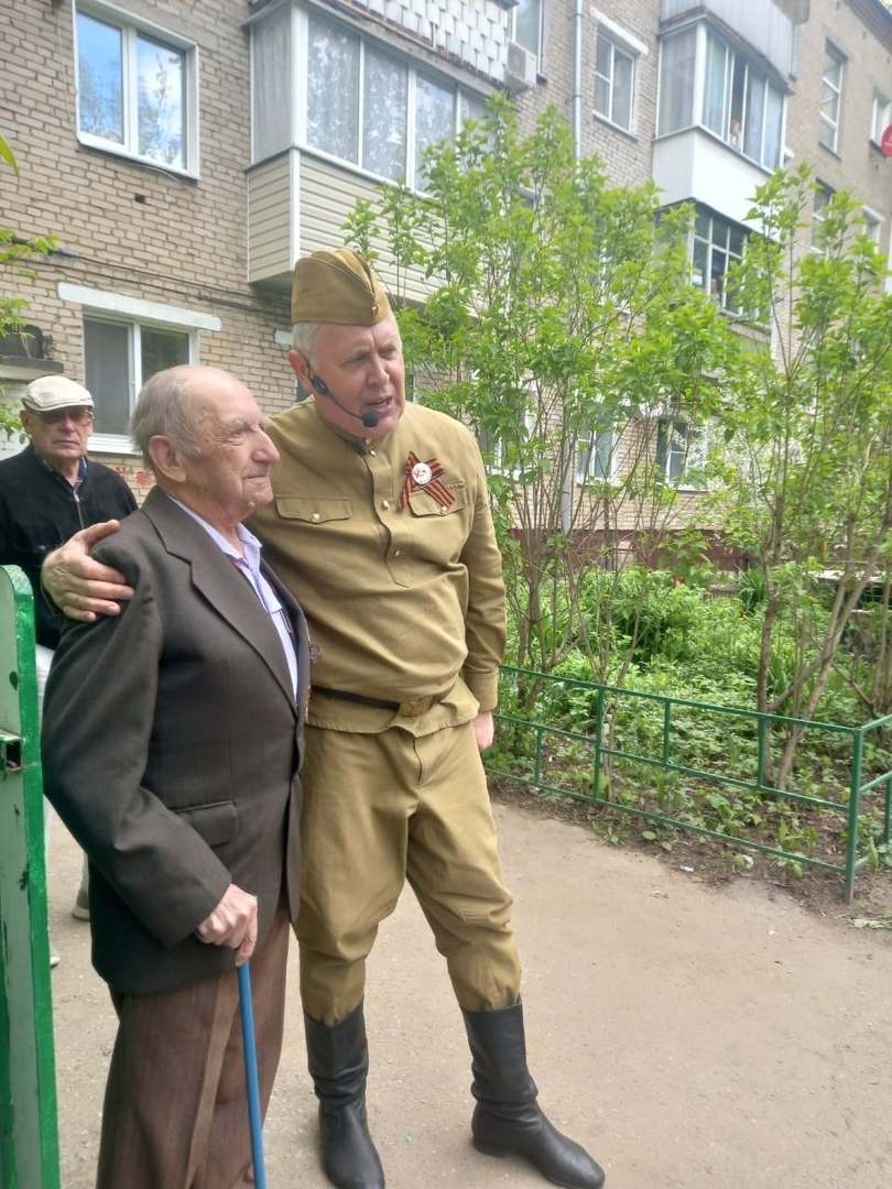 По поручению депутата от КПРФ Елены Мокринской поздравили ветеранов с Днем Победы