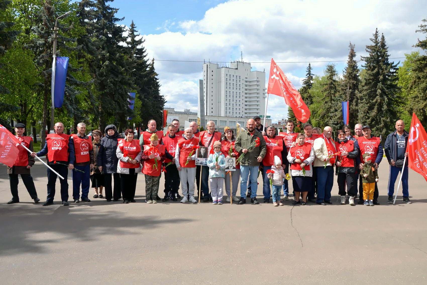 «За нашу Советскую Родину»: прошел патриотический автопробег по маршруту Коломна-Озеры