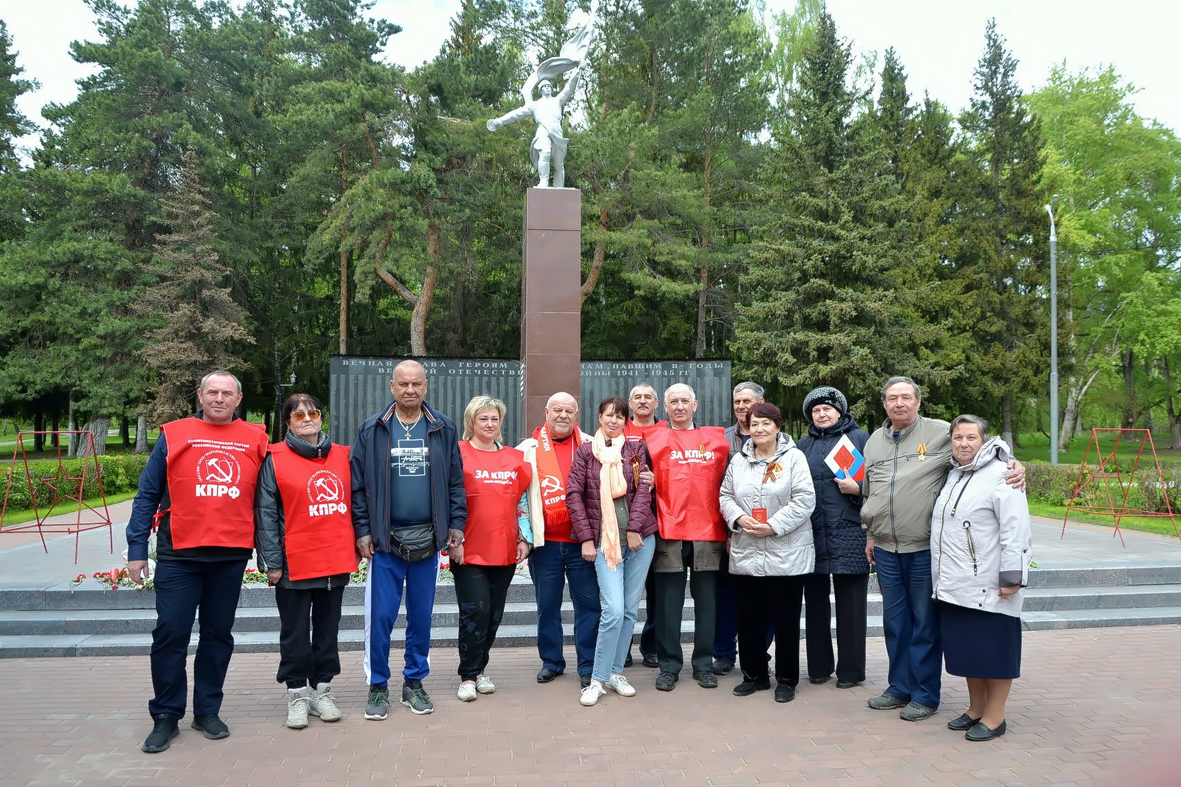 «За нашу Советскую Родину»: прошел патриотический автопробег по маршруту Коломна-Озеры