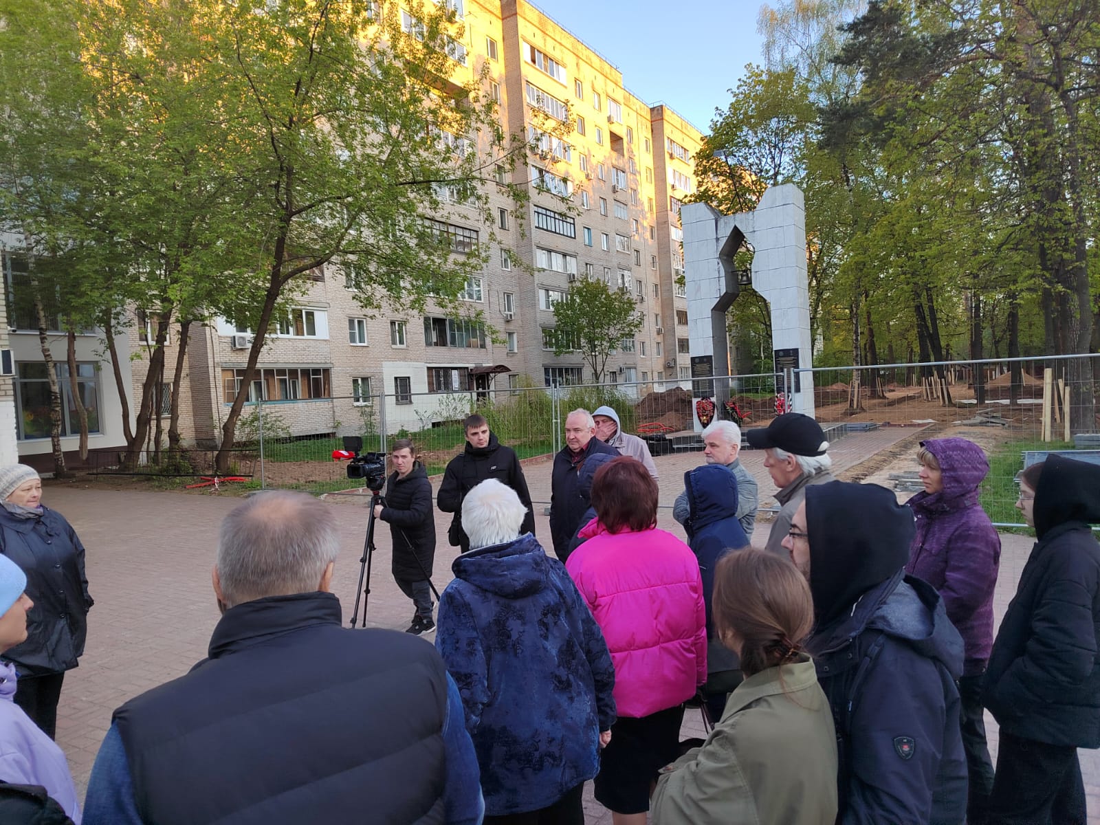 Скверный конфликт под окнами администрации