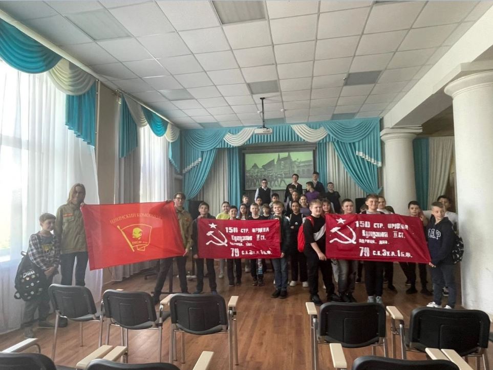 «Знамя нашей Победы» в школы