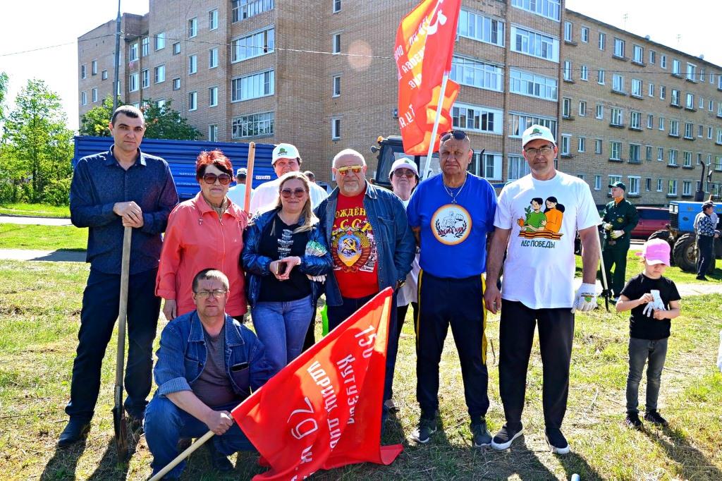 Озёрские коммунисты активно приняли участие в Подмосковной акции «Лес Победы»