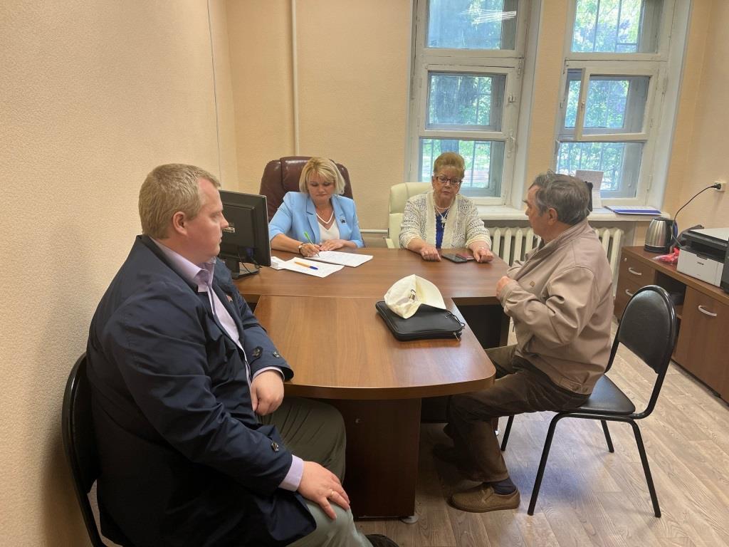 Депутат Мособлдумы от КПРФ Елена Мокринская провела прием жителей
