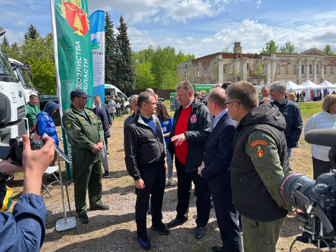 Заместитель Председателя ЦК КПРФ Владимир Кашин вместе с депутатами-коммунистами Мособлдумы принял участие в работе фестиваля «ЭкоИдея»