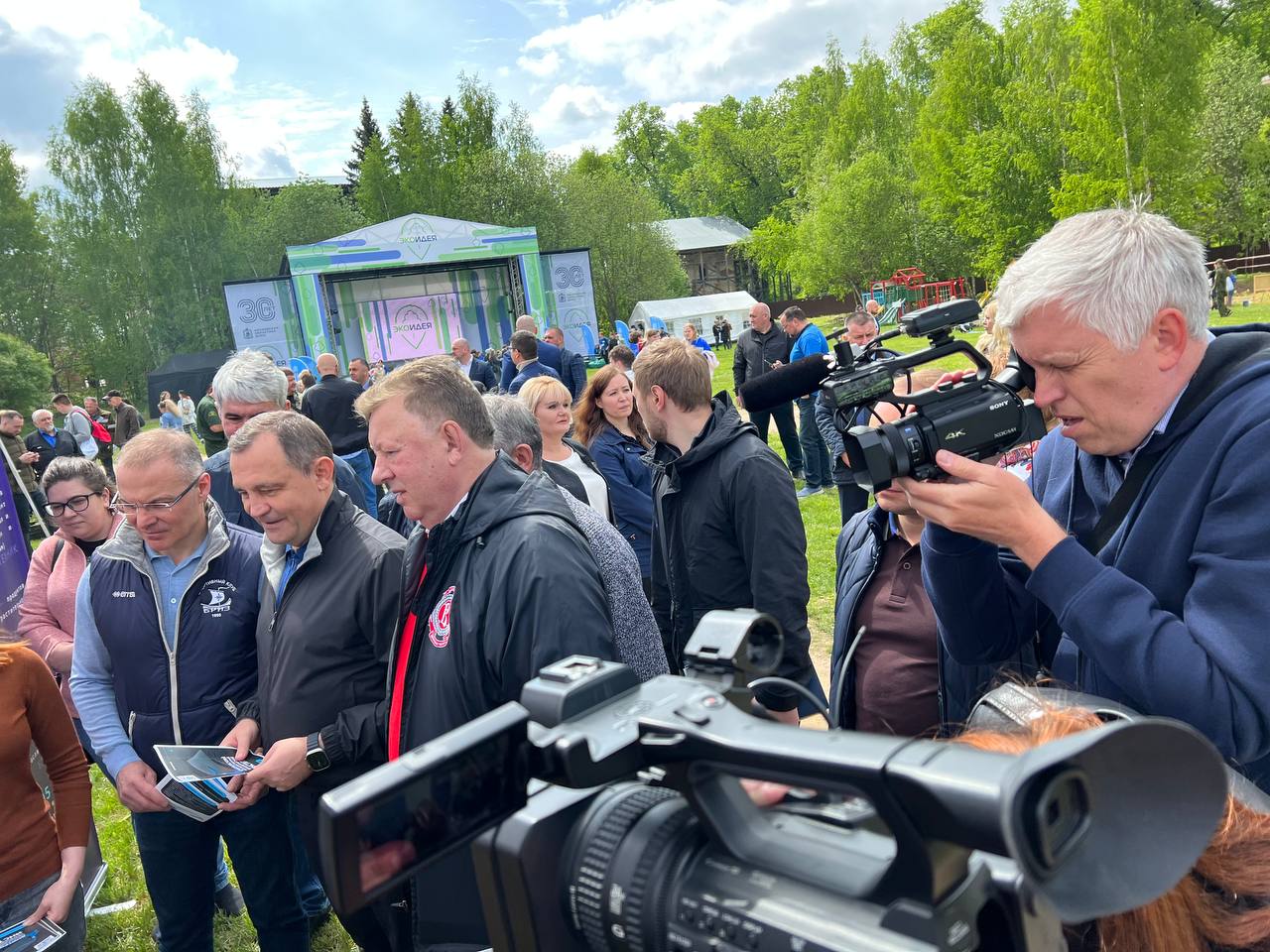 Заместитель Председателя ЦК КПРФ Владимир Кашин вместе с депутатами-коммунистами Мособлдумы принял участие в работе фестиваля «ЭкоИдея»