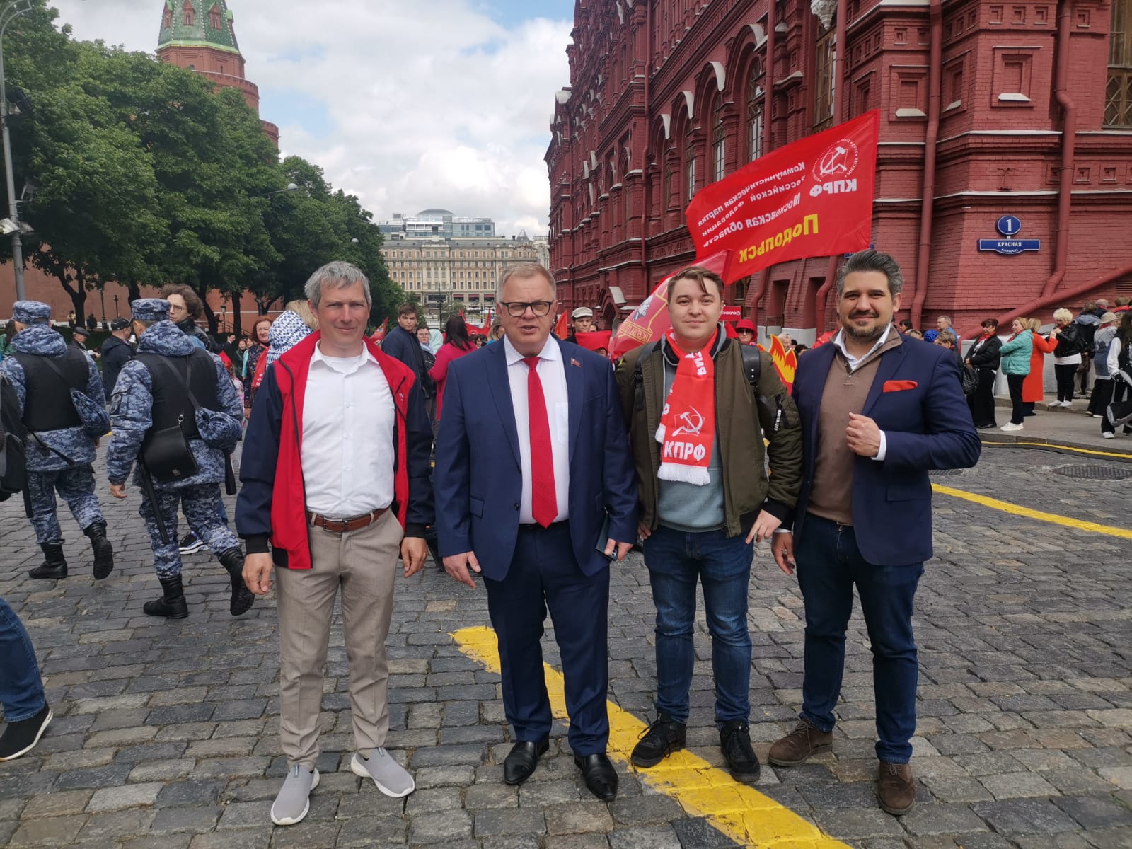 На Красной площади в Москве прошла торжественная линейка, посвященная 101-й годовщине пионерии