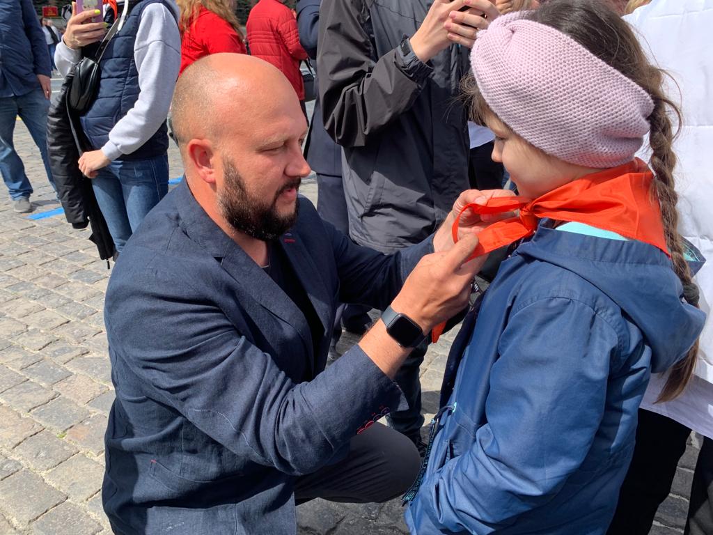 На Красной площади в Москве прошла торжественная линейка, посвященная 101-й годовщине пионерии