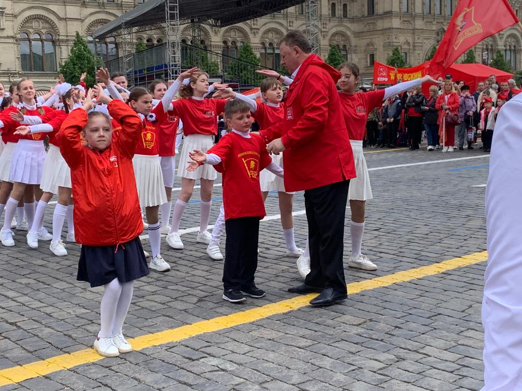 На Красной площади в Москве прошла торжественная линейка, посвященная 101-й годовщине пионерии