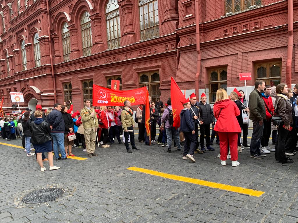 На Красной площади в Москве прошла торжественная линейка, посвященная 101-й годовщине пионерии