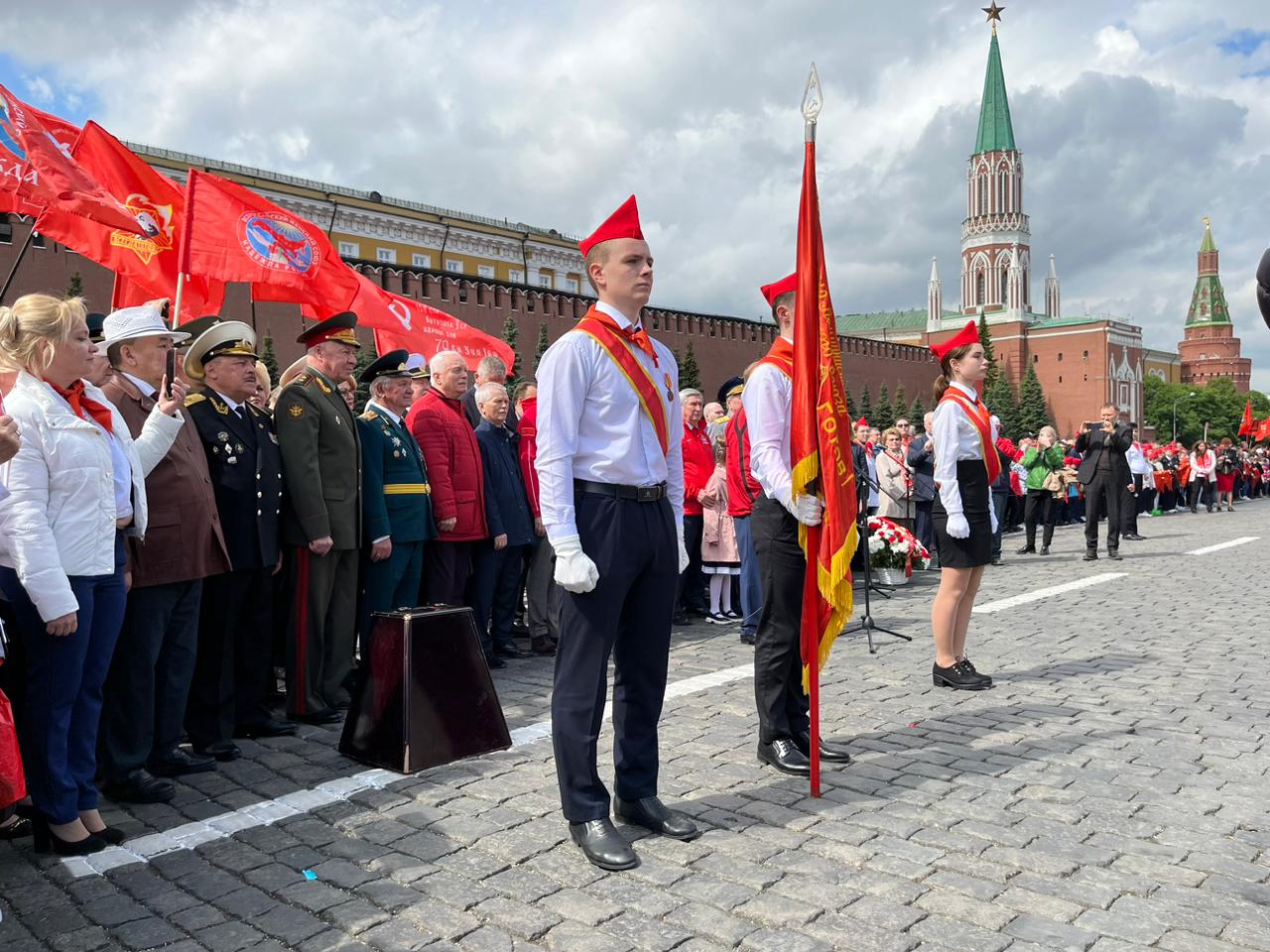 На Красной площади в Москве прошла торжественная линейка, посвященная 101-й годовщине пионерии