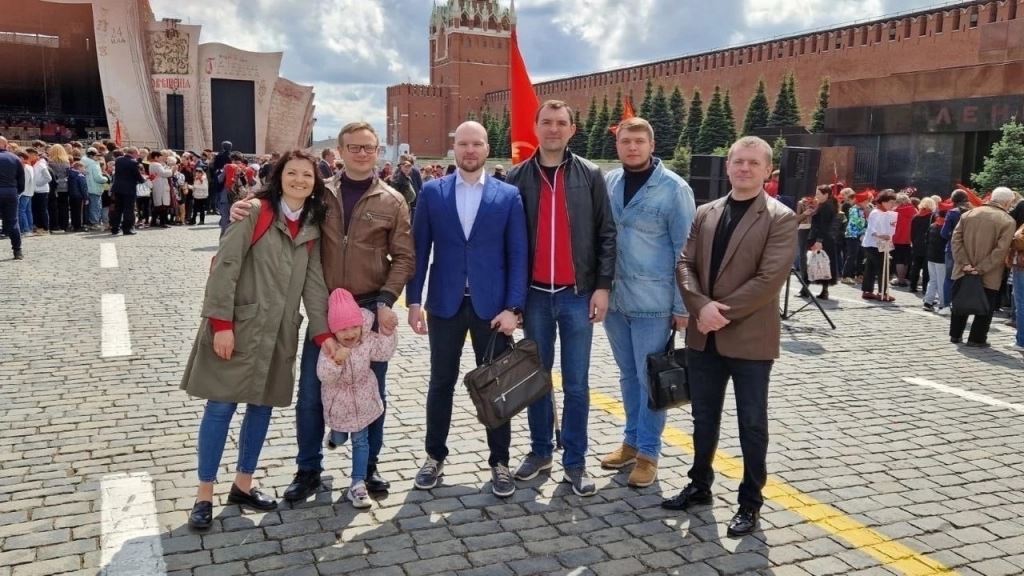 Дмитровские пионеры на торжественной линейке